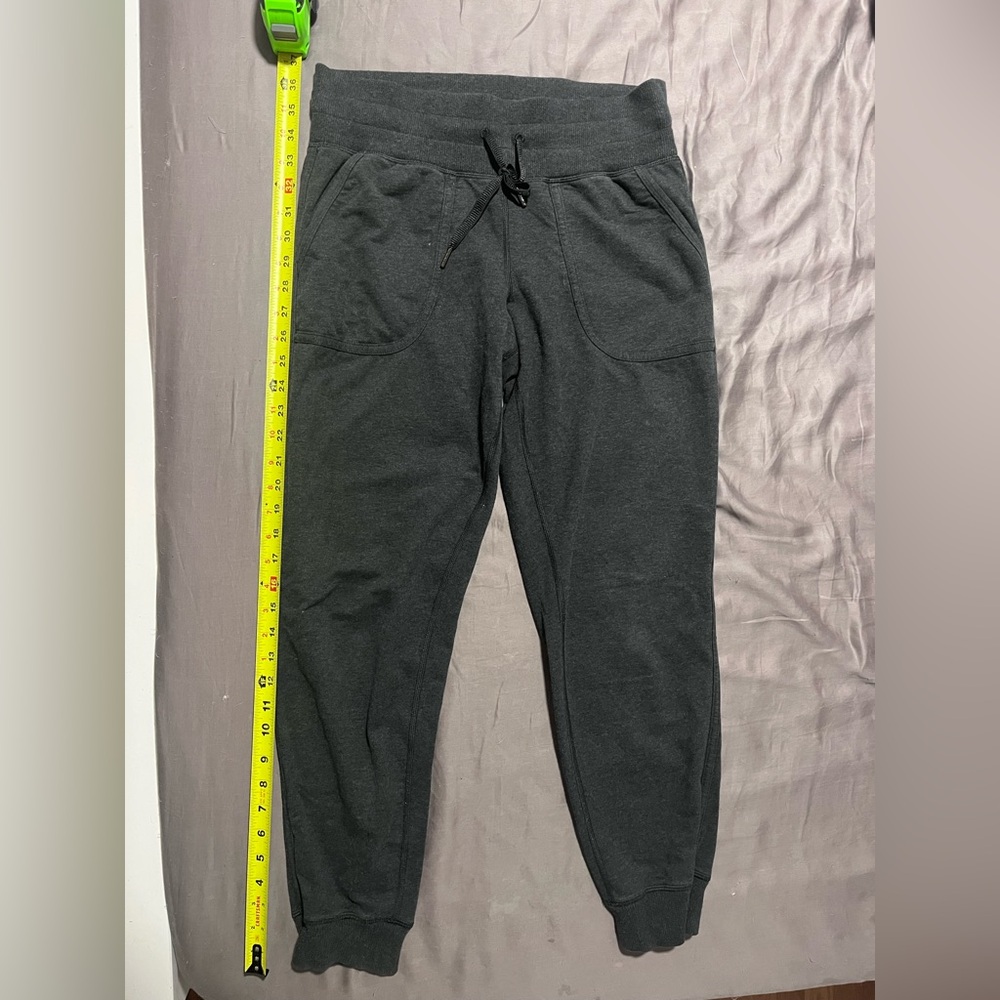 Lululemon Comfy As Sweat Pant Heathered Black - Size 4